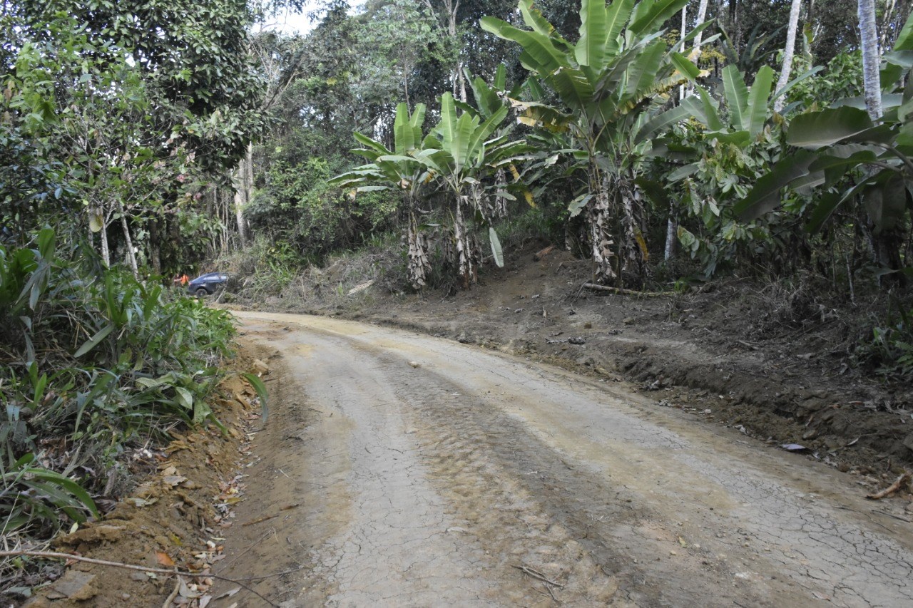 Camacã: Prefeitura recupera estrada vicinal depois de 40 anos 
